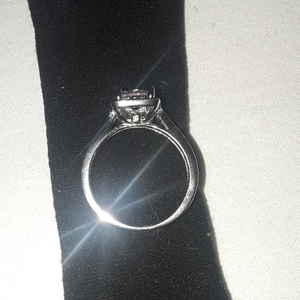 Ring - Picture 3 of 4